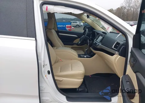 2017 Toyota Highlander Le Plus z USA, uszkodzony, nr VIN 5TDZZRFHXHS228448